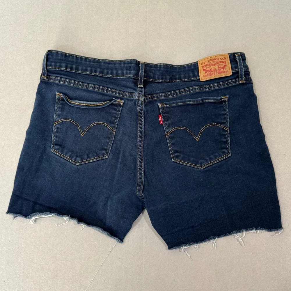 Levi's‎ Denim Shorts Womens 33 Dark Blue 712 Slim Raw Hem Cutoff Mid Rise